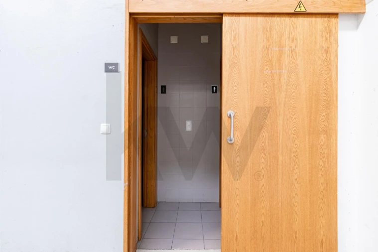 Armazém para Arrendamento em São João da Madeira Foto 15