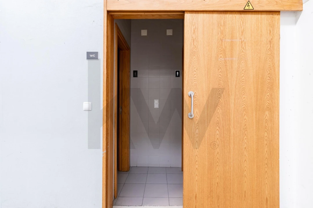 Armazém para Arrendamento em São João da Madeira Foto 15