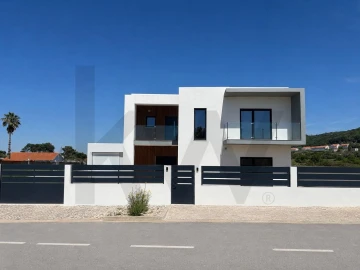 Moradia T4 para Venda em Azeitão (São Lourenço e São Simão)