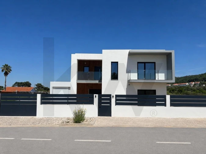 Moradia T4 para Venda em Azeitão (São Lourenço e São Simão)