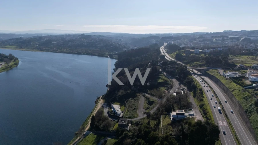 Terreno para Venda em Oliveira do Douro Foto 29