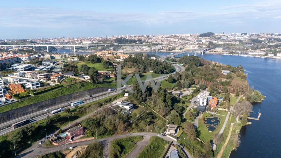 Terreno para Venda em Oliveira do Douro Foto 44