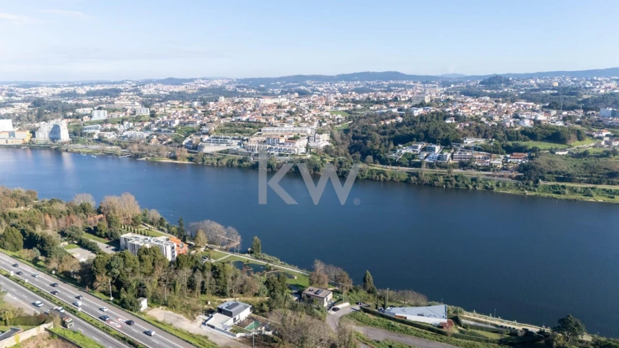 Terreno para Venda em Oliveira do Douro Foto 33