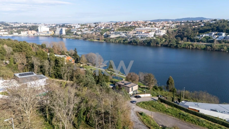Terreno para Venda em Oliveira do Douro Foto 31