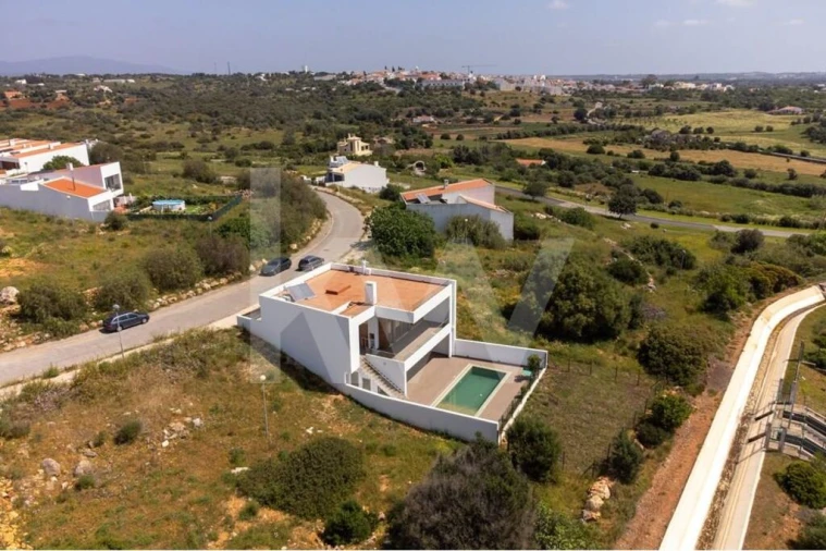 Moradia T3 para Venda em Mexilhoeira Grande Foto 50