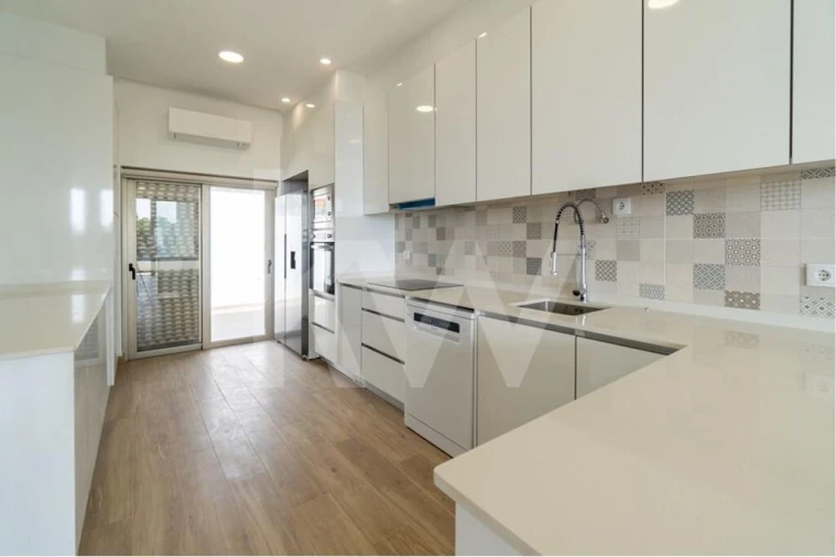 Moradia T3 para Venda em Mexilhoeira Grande Foto 12