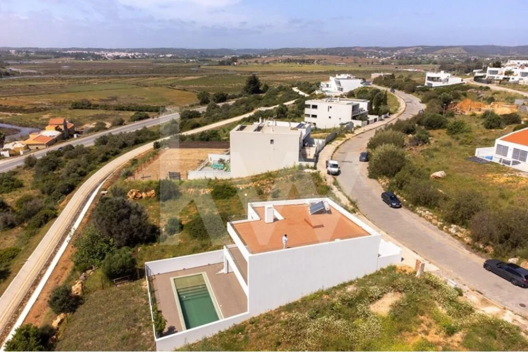 Moradia T3 para Venda em Mexilhoeira Grande Foto 51