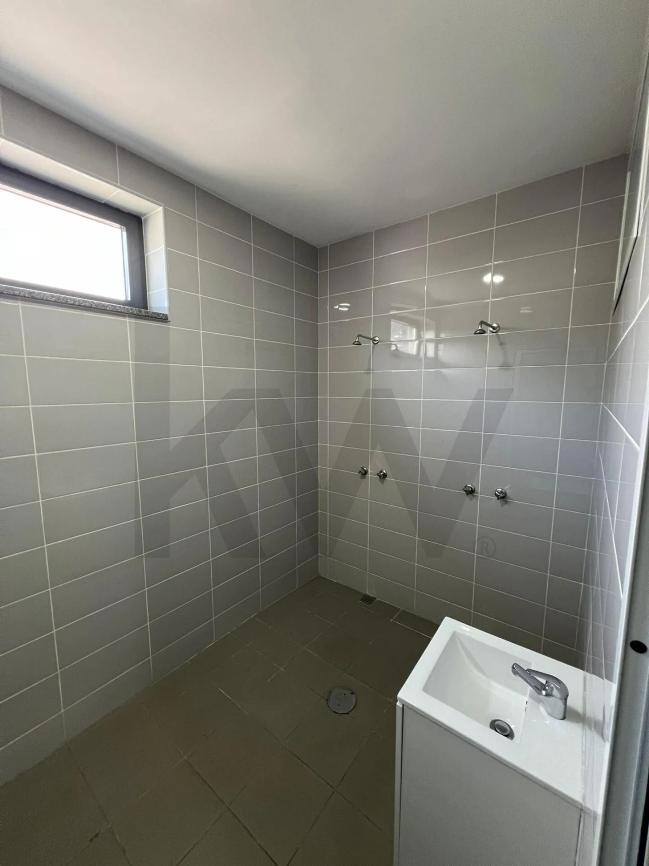 Armazém para Venda em Fiães Foto 10