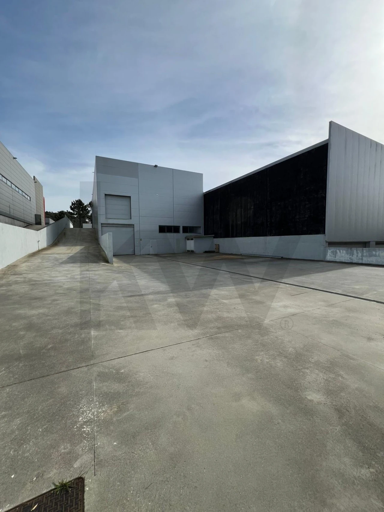 Armazém para Venda em Fiães Foto 3