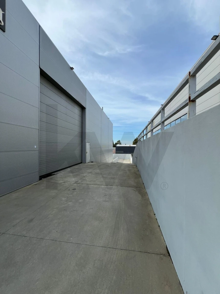 Armazém para Venda em Fiães Foto 2