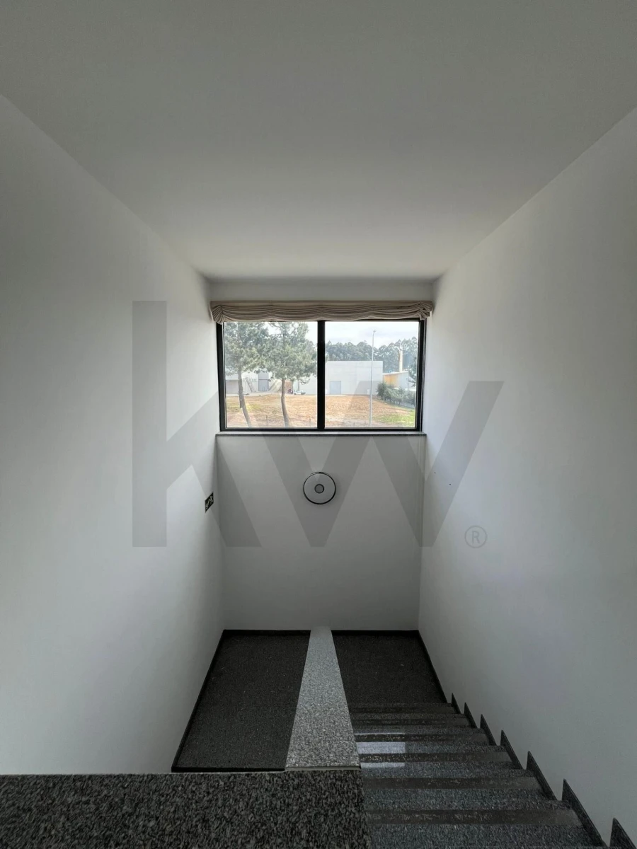 Armazém para Venda em Fiães Foto 5