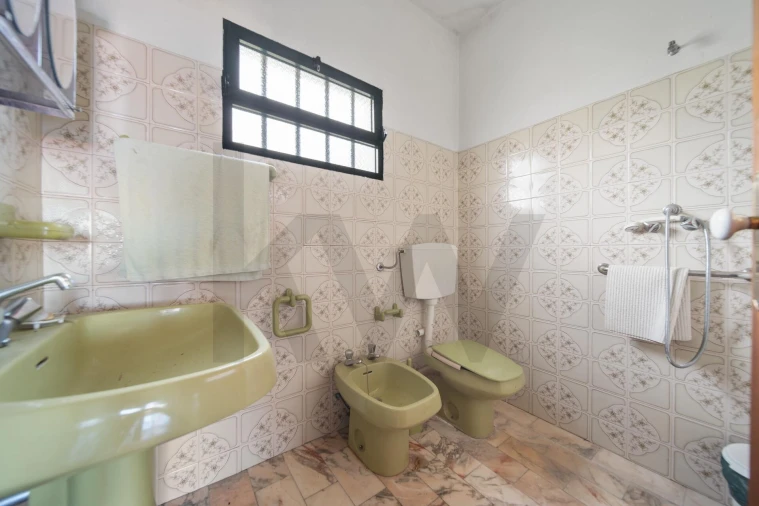 Moradia T3 para Venda em Arco da Calheta Foto 13