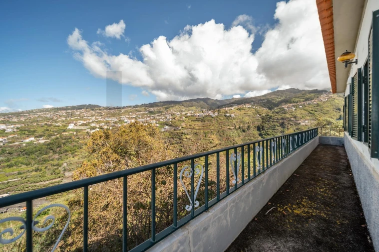 Moradia T3 para Venda em Arco da Calheta Foto 14