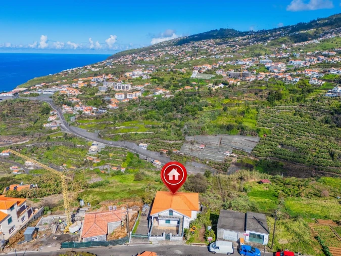 Moradia T3 para Venda em Arco da Calheta Foto 32