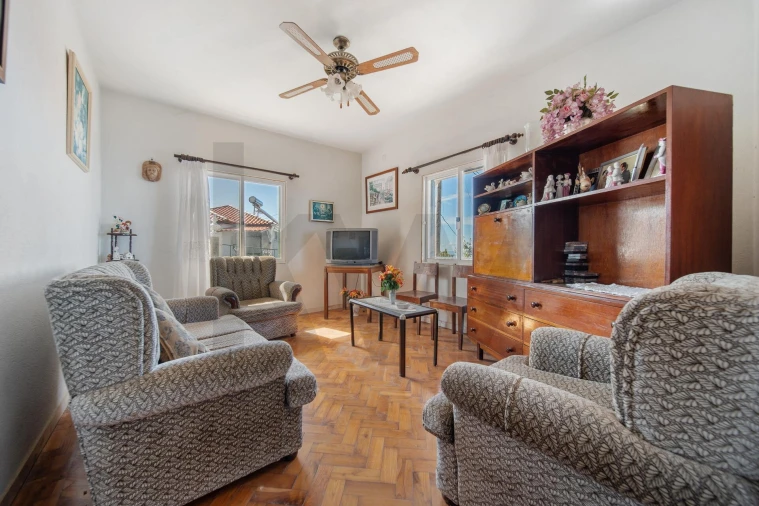 Moradia T3 para Venda em Arco da Calheta Foto 2