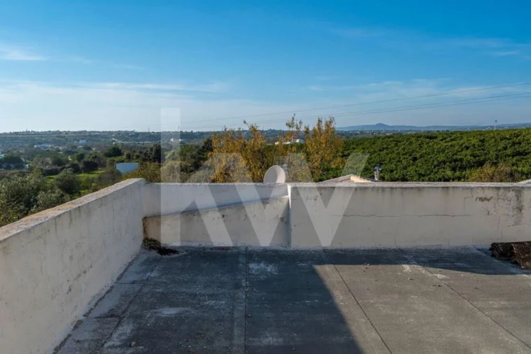 Moradia T3 para Venda em Quelfes Foto 11