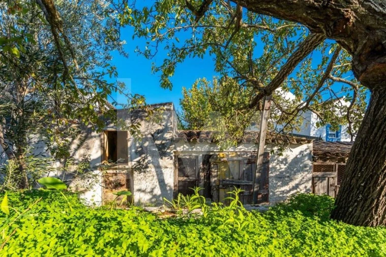 Moradia T3 para Venda em Quelfes Foto 18