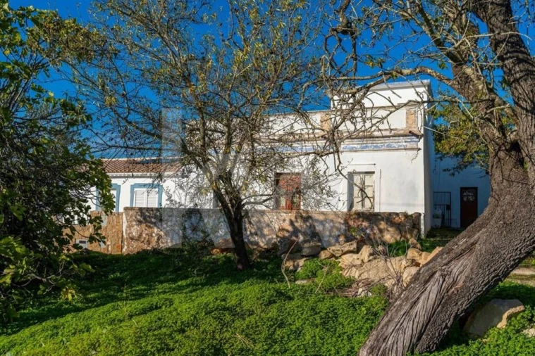 Moradia T3 para Venda em Quelfes Foto 2