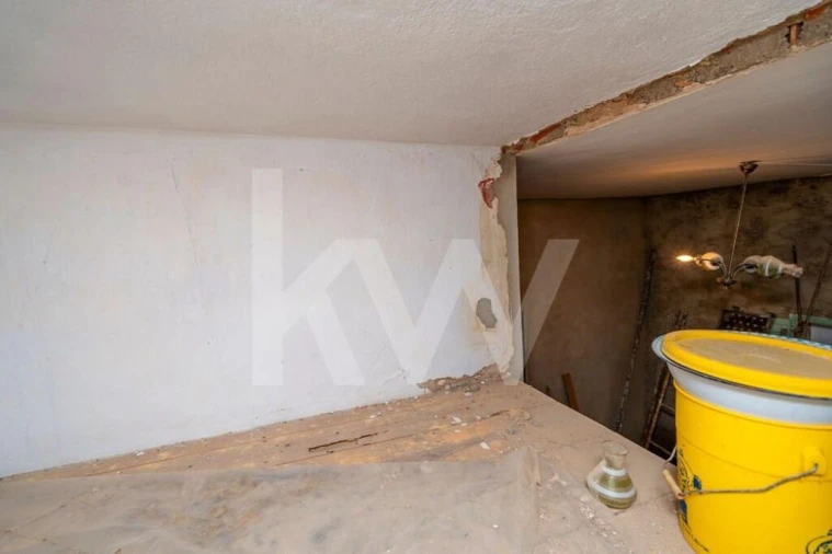 Moradia T3 para Venda em Quelfes Foto 12