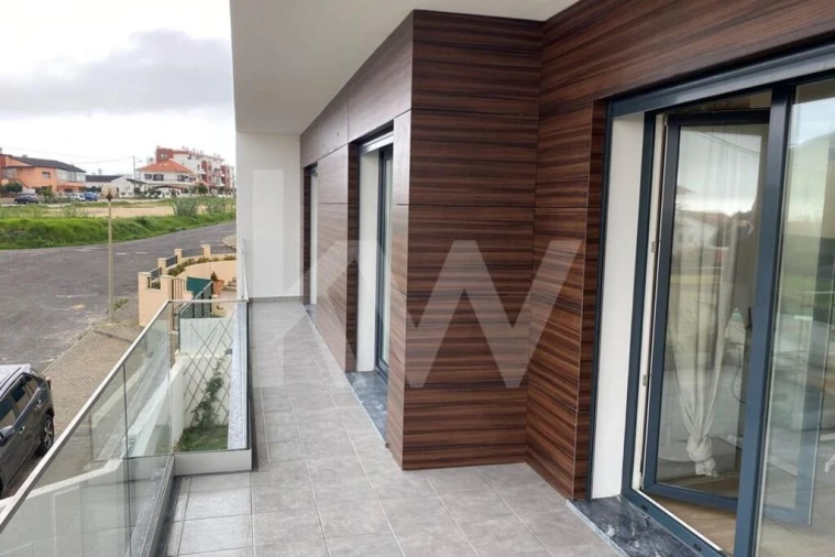 Moradia T3 para Venda em Carvoeira Foto 30