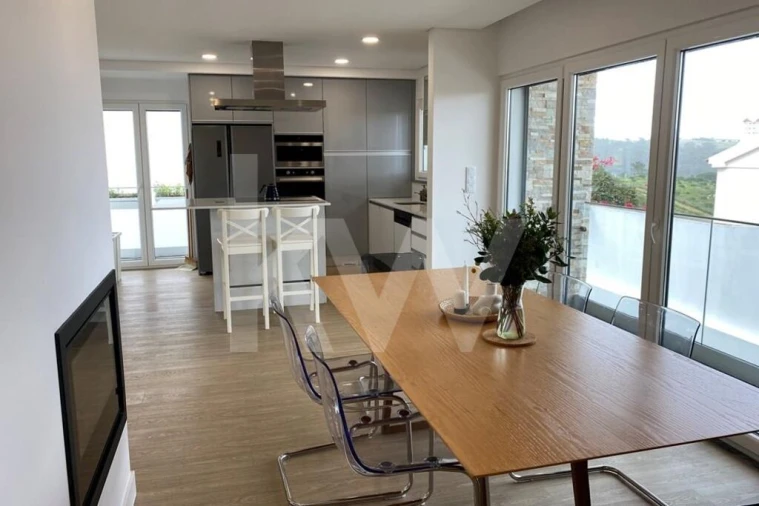 Moradia T3 para Venda em Carvoeira Foto 16