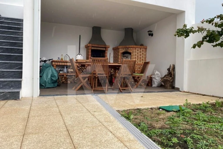 Moradia T3 para Venda em Carvoeira Foto 43