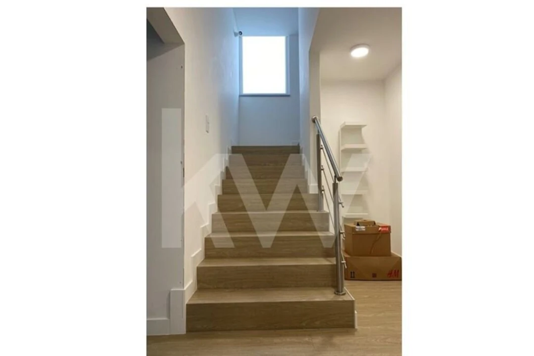 Moradia T3 para Venda em Carvoeira Foto 35