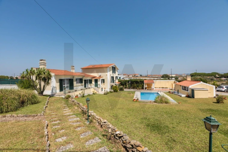 Moradia T4 para Venda em Santa Maria e São Miguel, São Martinho, São Pedro Penaferrim Foto 5