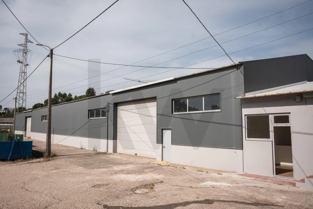 Armazém para Arrendamento em Mafamude e Vilar do Paraíso Foto 4