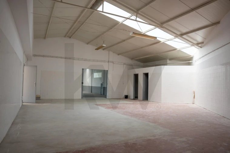 Armazém para Arrendamento em Mafamude e Vilar do Paraíso Foto 13