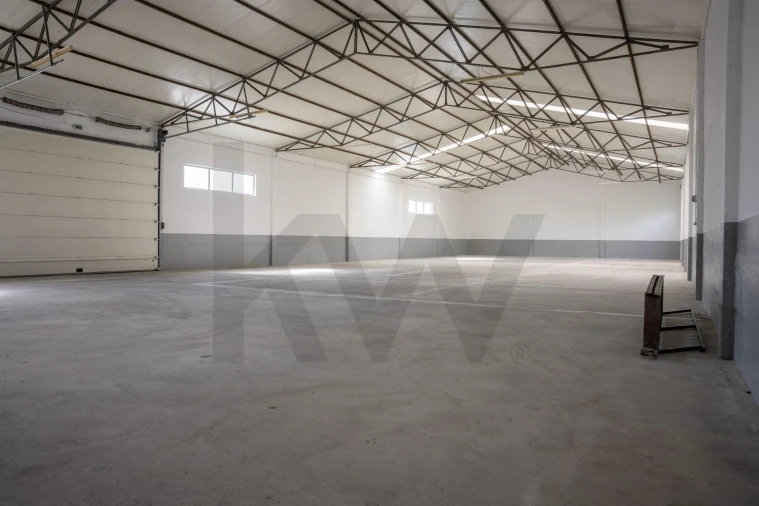 Armazém para Arrendamento em Mafamude e Vilar do Paraíso Foto 8