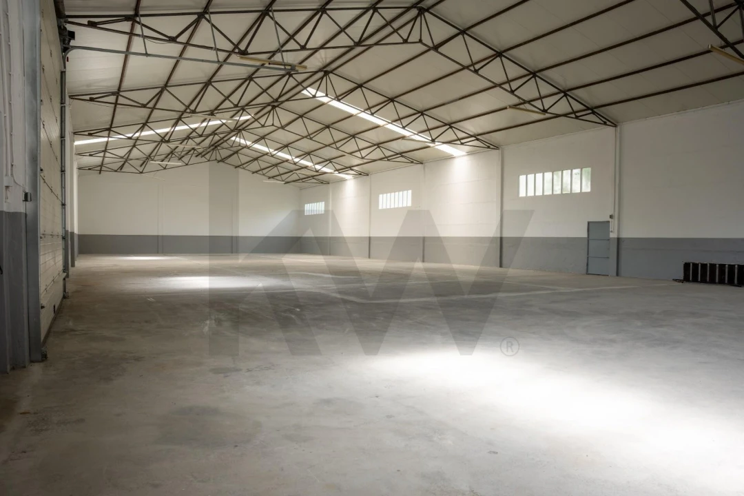 Armazém para Arrendamento em Mafamude e Vilar do Paraíso Foto 9