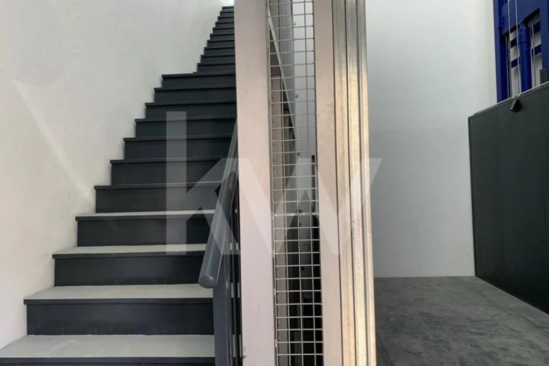 Armazém para Venda em Sacavém e Prior Velho Foto 4