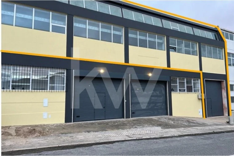 Armazém para Venda em Sacavém e Prior Velho Foto 3