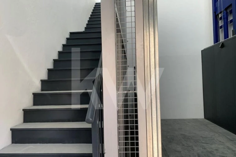 Armazém para Venda em Sacavém e Prior Velho Foto 4