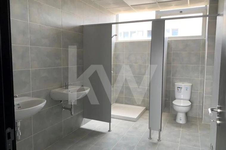 Armazém para Venda em Sacavém e Prior Velho Foto 13