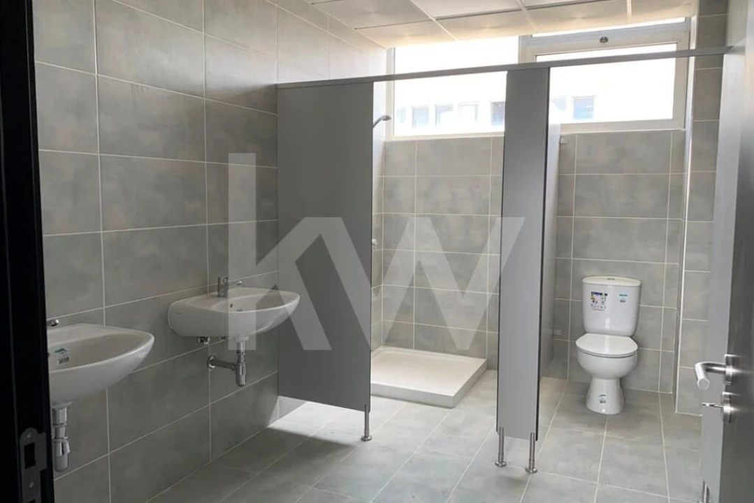 Armazém para Venda em Sacavém e Prior Velho Foto 13