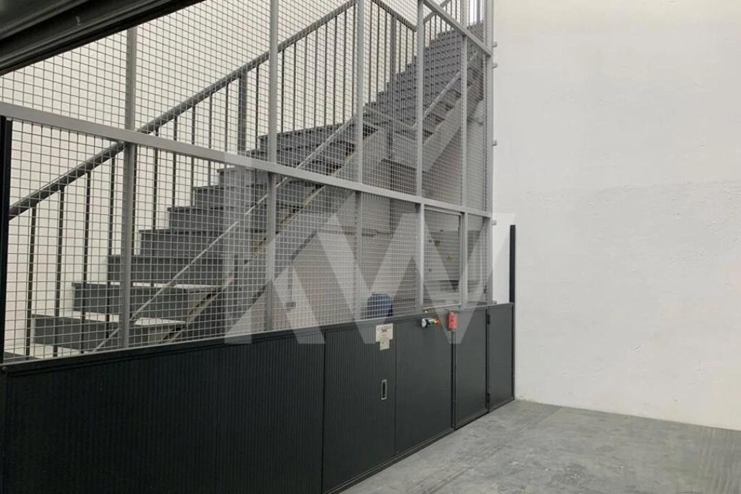 Armazém para Venda em Sacavém e Prior Velho Foto 5