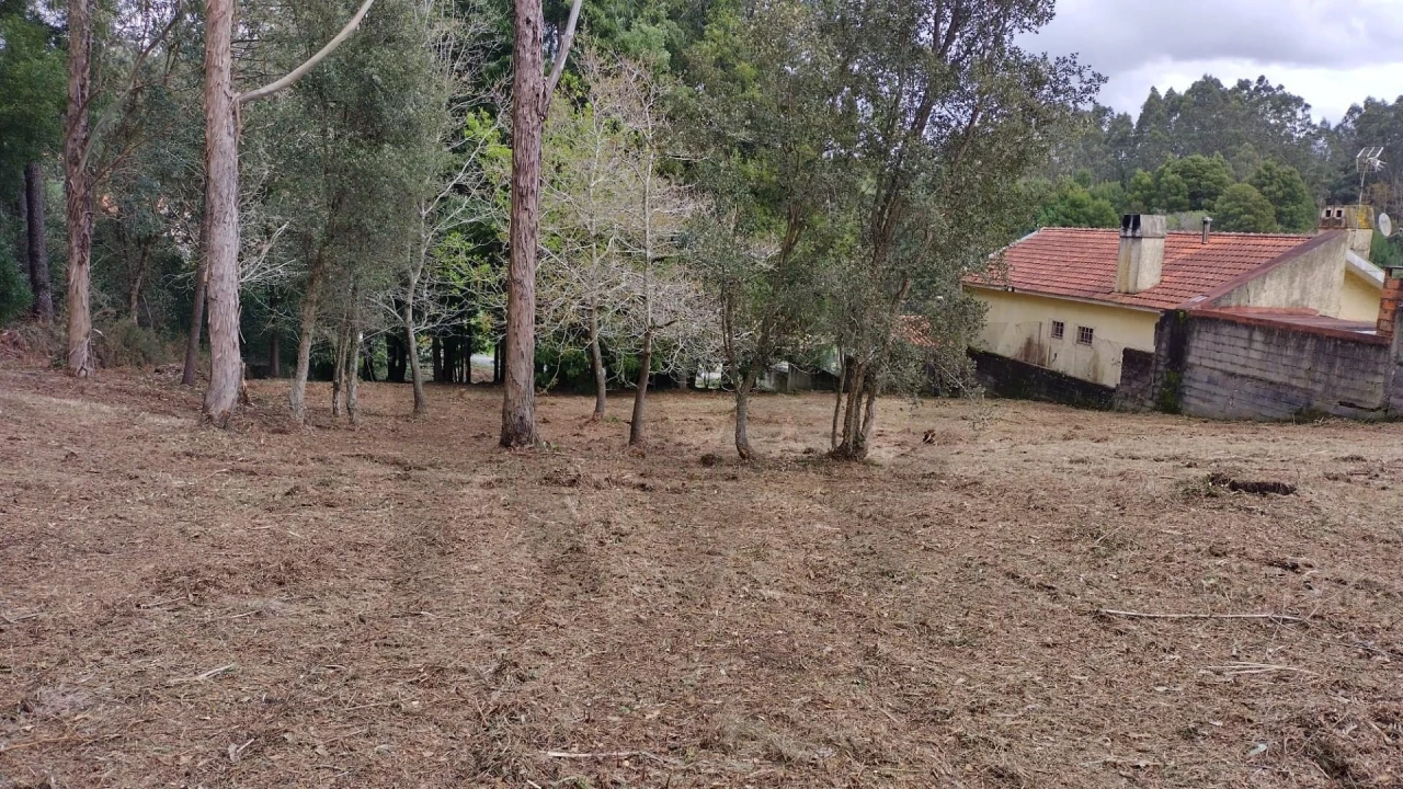 Terreno para Venda em Espinho Foto 3