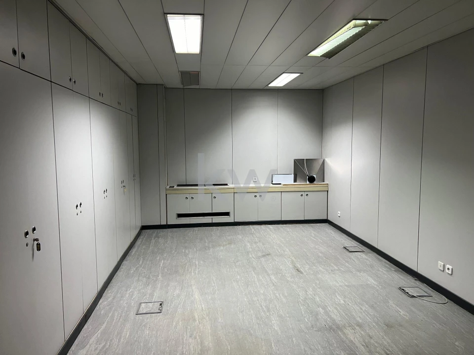 Loja para Arrendamento em Avenidas Novas Foto 11