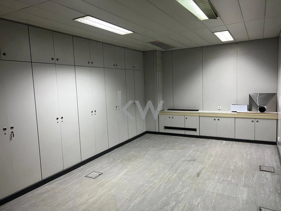 Loja para Arrendamento em Avenidas Novas Foto 12