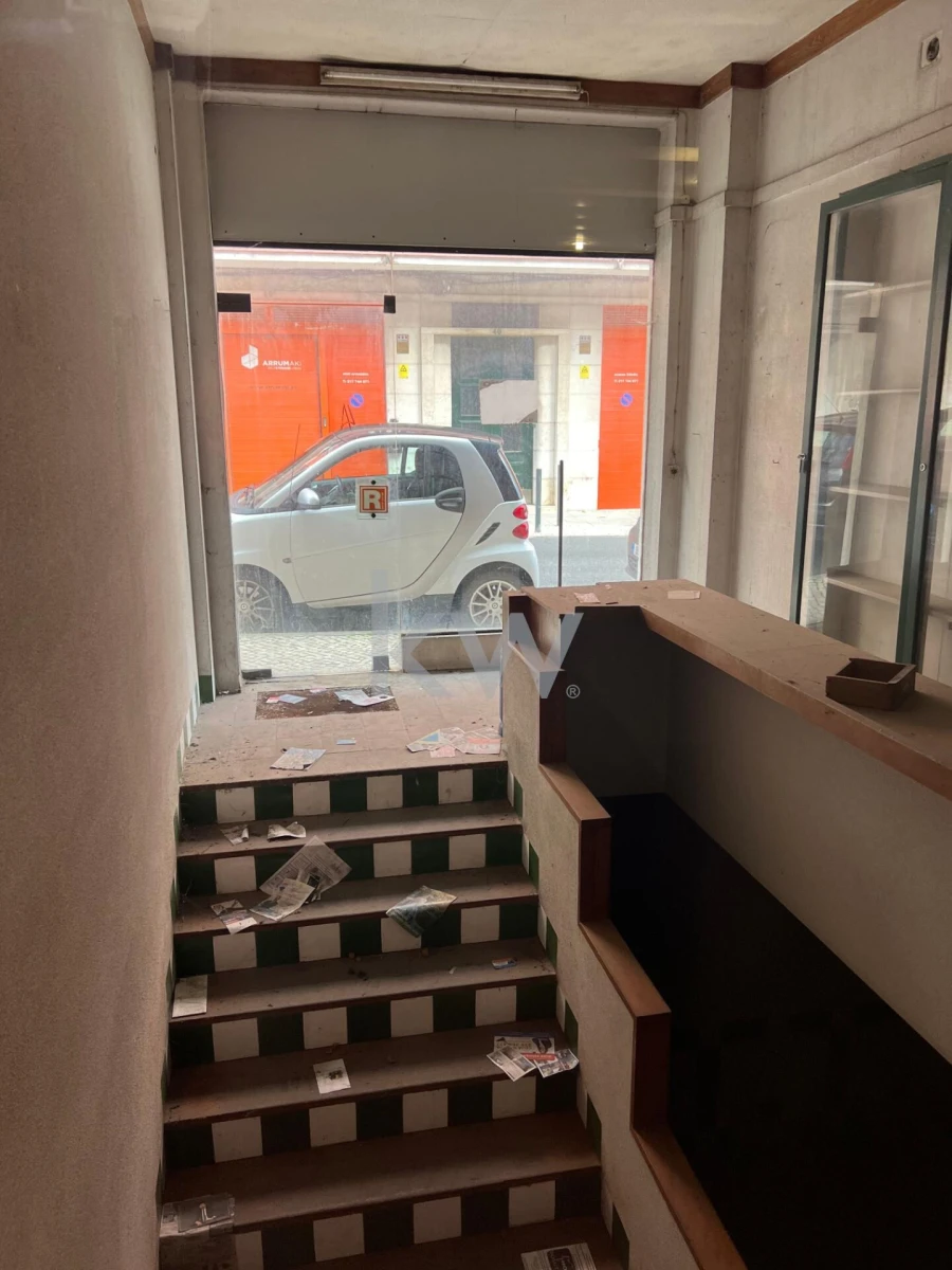 Loja para Arrendamento em Avenidas Novas Foto 16