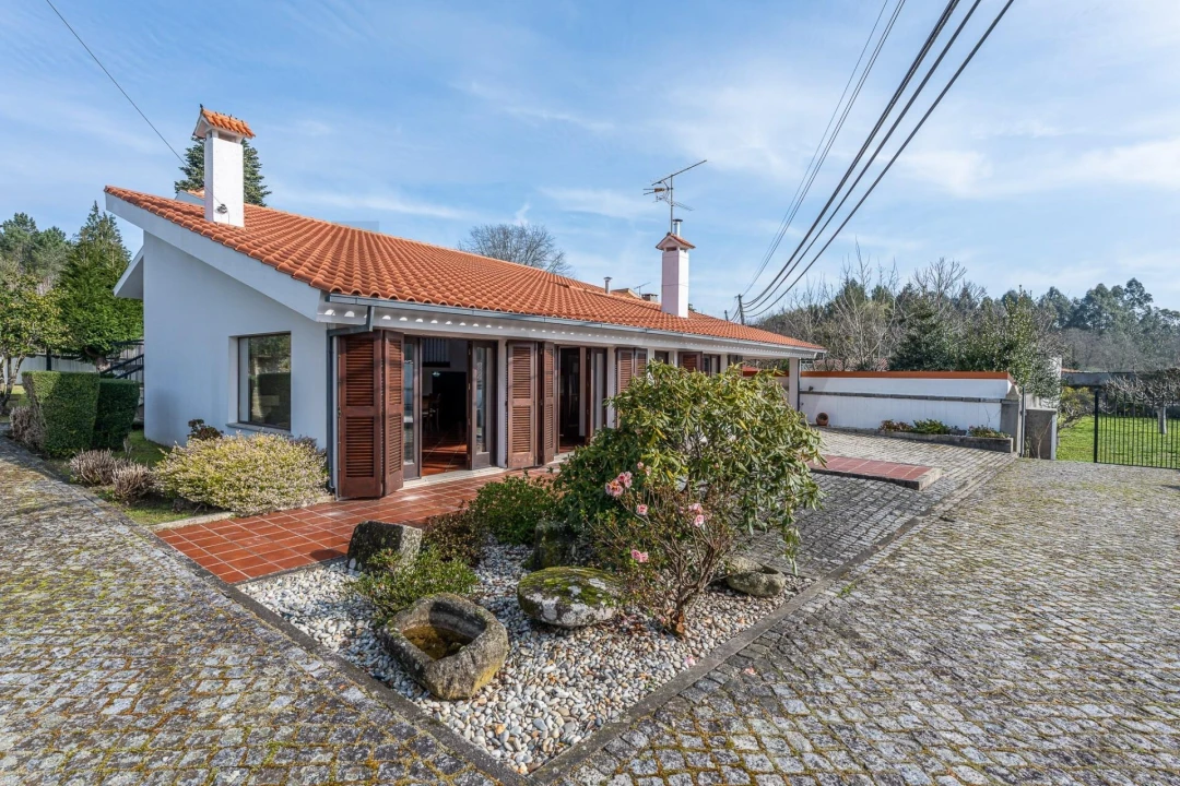 Moradia T4 para Venda em Fragoso Foto 46