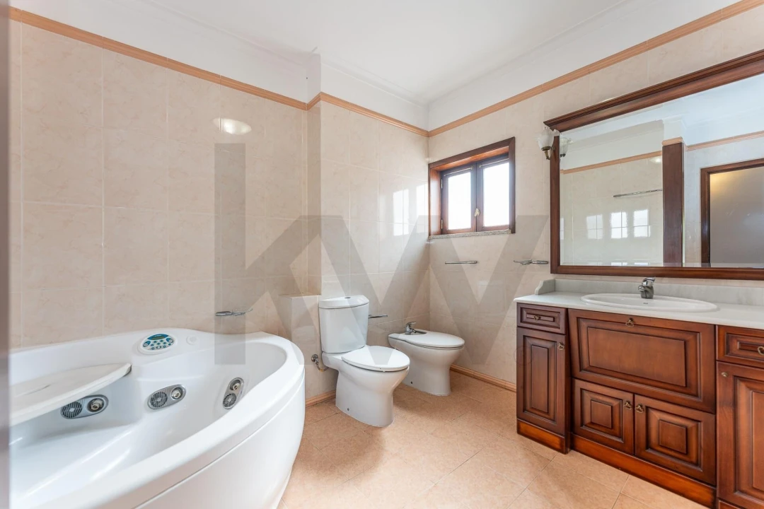 Moradia T4 para Venda em Fragoso Foto 22