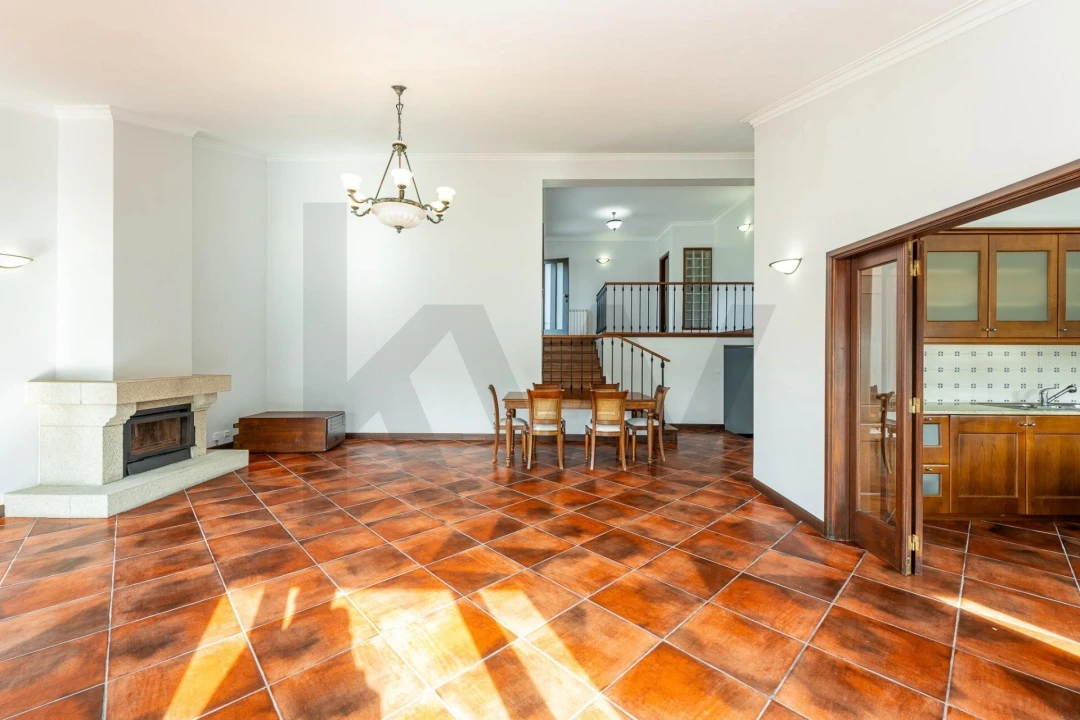 Moradia T4 para Venda em Fragoso Foto 6