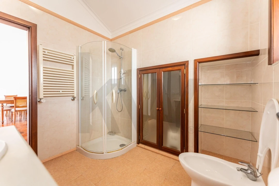 Moradia T4 para Venda em Fragoso Foto 12