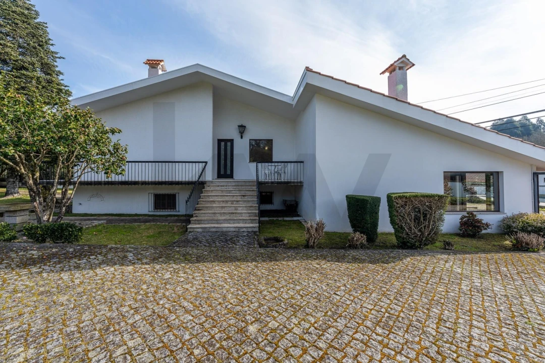 Moradia T4 para Venda em Fragoso Foto 30