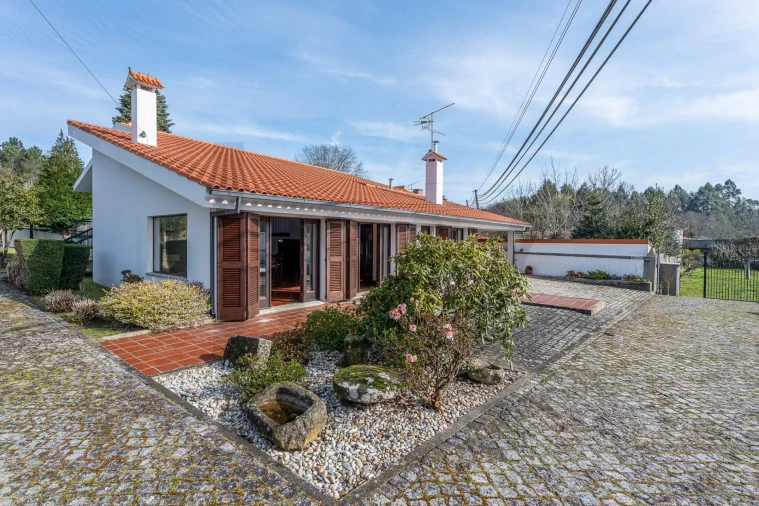 Moradia T4 para Venda em Fragoso Foto 46