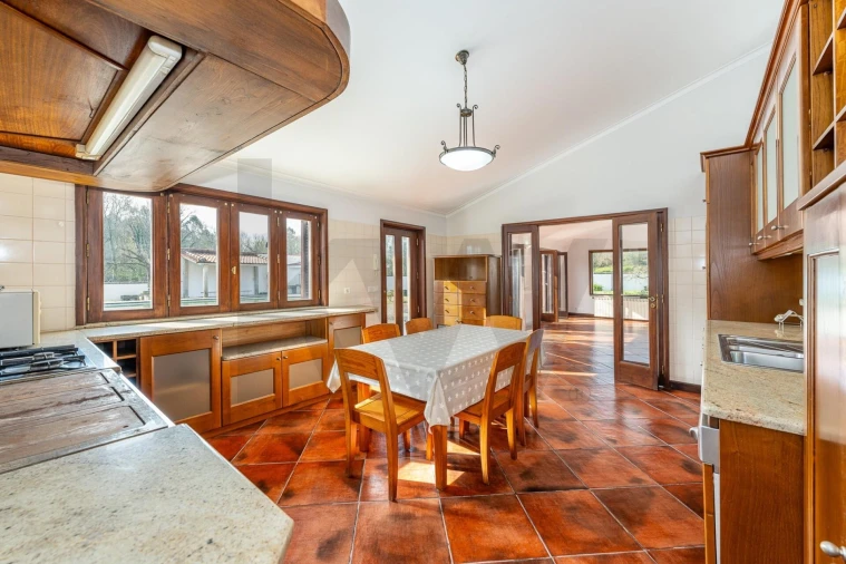 Moradia T4 para Venda em Fragoso Foto 10