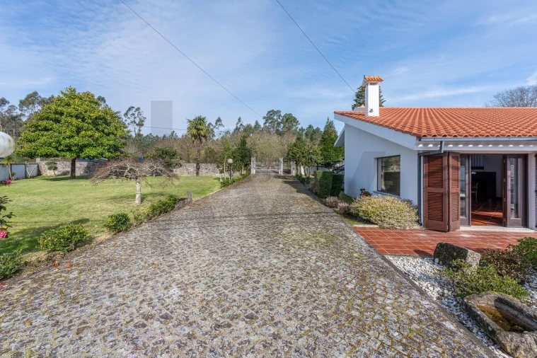 Moradia T4 para Venda em Fragoso Foto 45